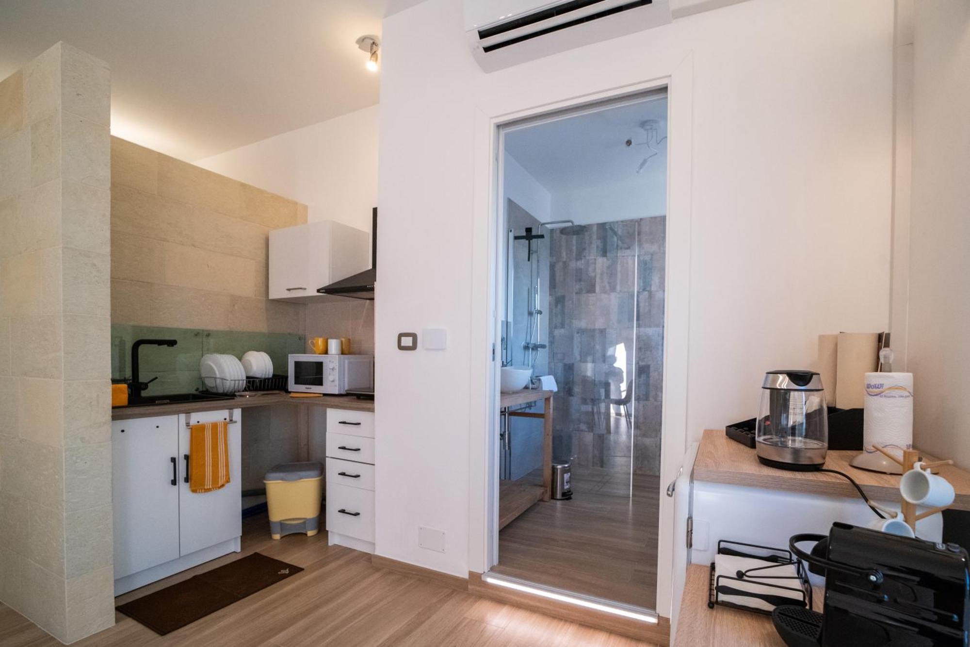 Pietra Bianca Bed & Breakfast Кутрофиано Екстериор снимка